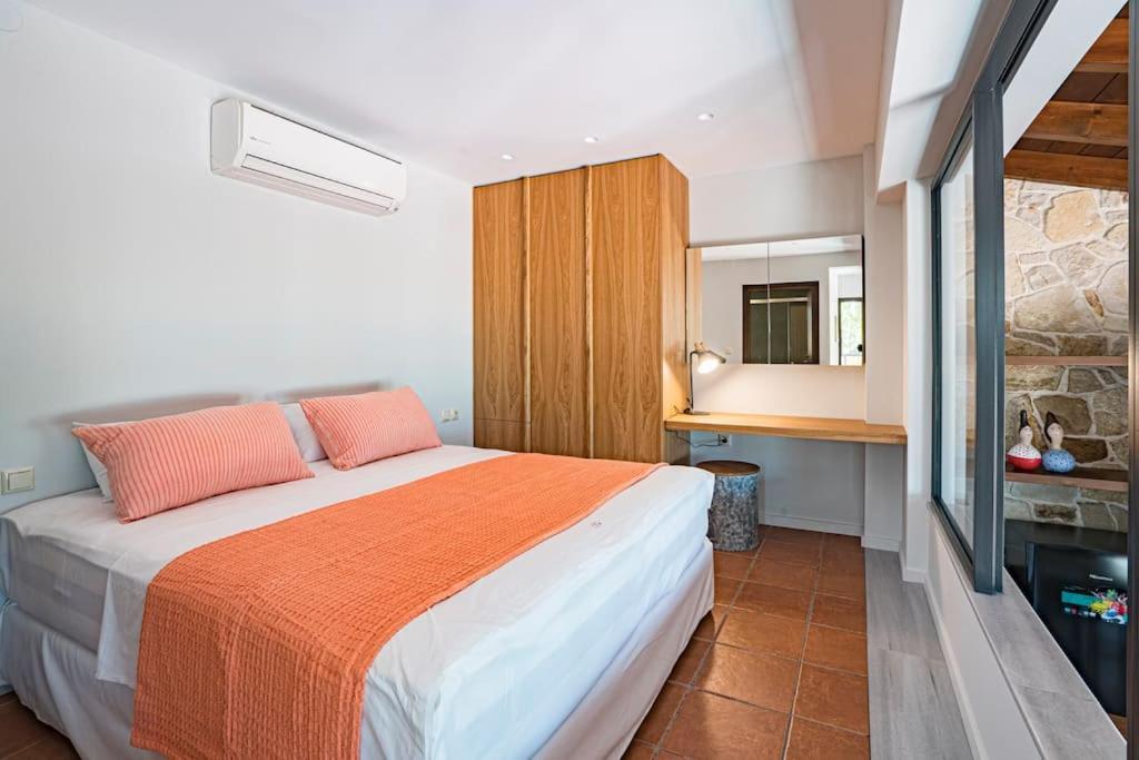 Sea And Sun Metaxy Mas, Brand-New, Beachfront ! Chania  Bagian luar foto