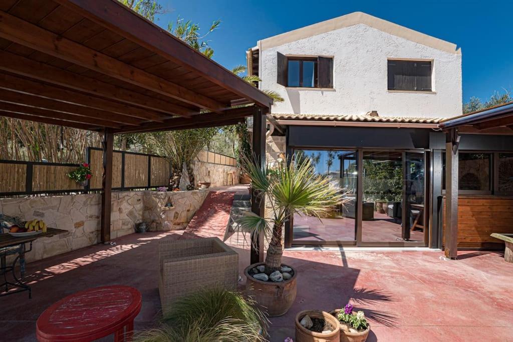 Sea And Sun Metaxy Mas, Brand-New, Beachfront ! Chania  Bagian luar foto